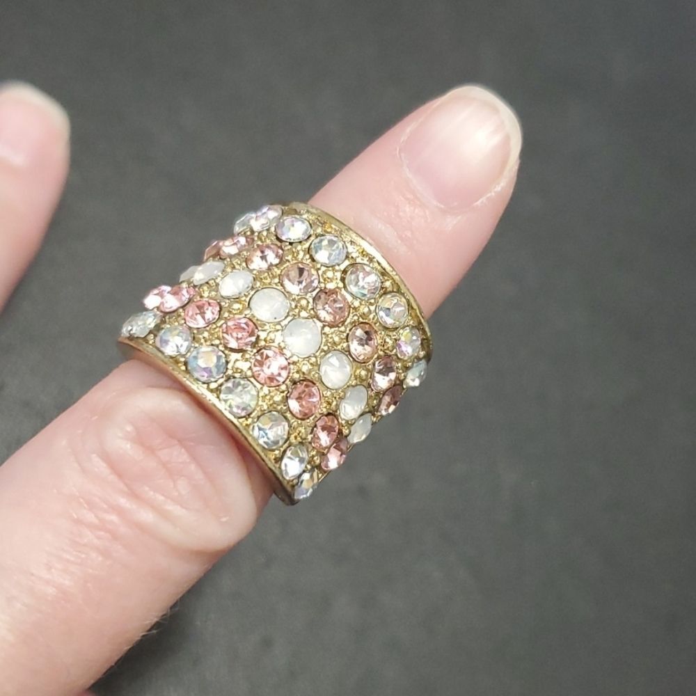 Gold tone wide rhinestone ring - Approx 5 pink chunky